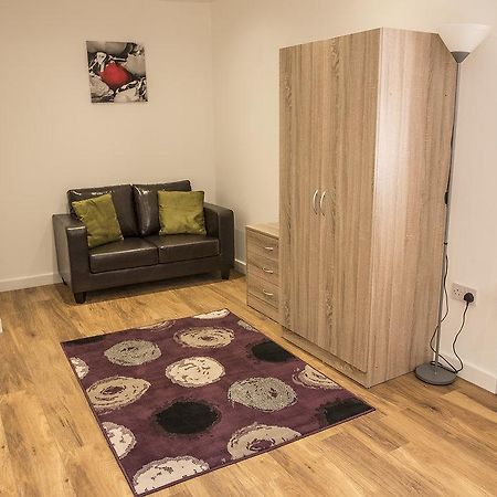 Town Centre Apartments 迪斯伯里 外观 照片