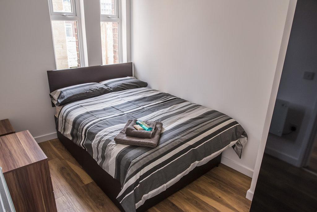 Town Centre Apartments 迪斯伯里 外观 照片